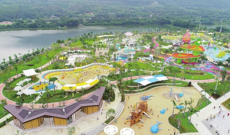 肇庆市儿童公园受到儿童和家长的欢迎。西江日报记者 梁小明 摄<br>