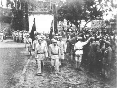 1949年10月，粤桂边纵队与中国人民解放军第二野战军第四兵团第十三军在化州城会师<br>