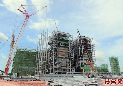 　　茂 名 长青热电项目建设稳步推进。<br>　　本报记者甘杨松摄<br>