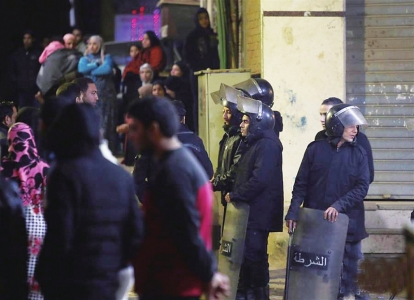 　　▶1月6日，在埃及首都开罗，安全人员封锁事故现场。<br>