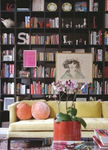 　　你可能觉得这是一个客厅不是书房，其实把客厅当做书房也不是不可能的事情，这样的设计让家里的每一个成员都享受书籍和知识的熏陶。<br>